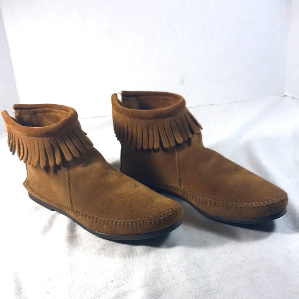 Minnetonka Women’s Dark Brown Suede Back Zip Fringe Hard Sole Ankle Bootie Shoes